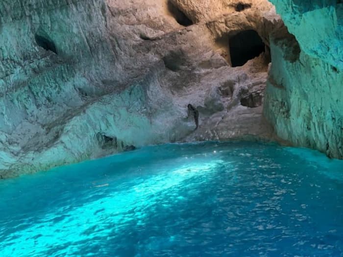 Crucero privado por el norte hacia el naufragio y las cuevas azules con paradas en playas remotas
