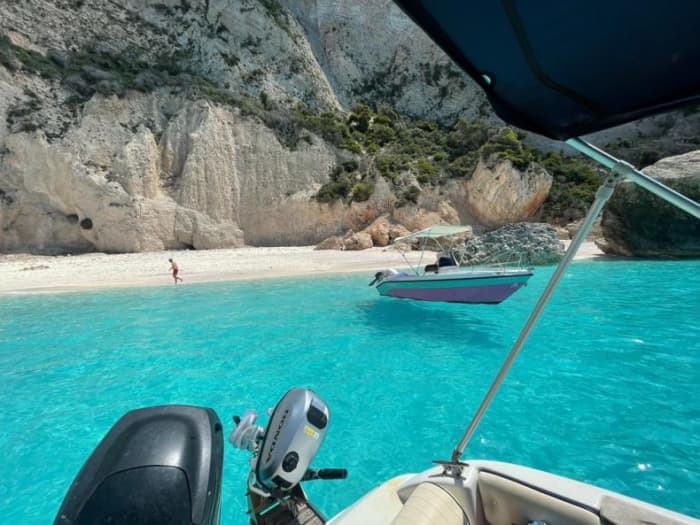 Escapada de medio día al sur con avistamiento de tortugas y natación en cuevas