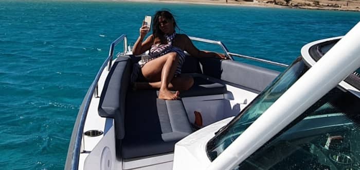 White, blue, and divine: A full day on a motorboat