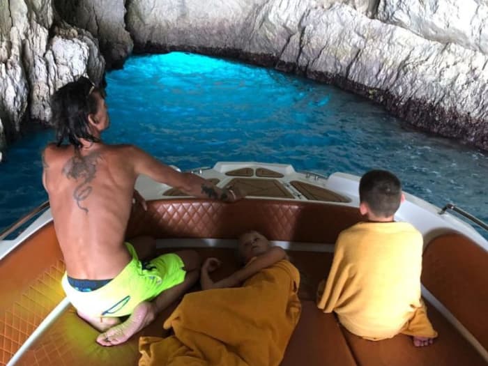 Crucero por el norte de Zante hasta el naufragio y las cuevas azules con lugares de baño ocultos