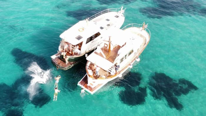 Giornata di vela classica a Maiorca con bevande e soste per il bagno