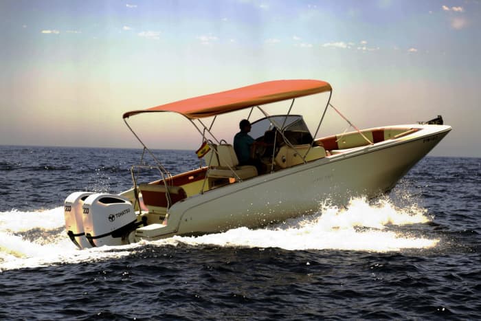 Full-day boat experience in Cala d'Or - 8 hours