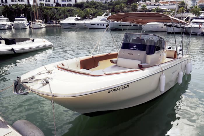 Full-day boat experience in Cala d'Or - 8 hours
