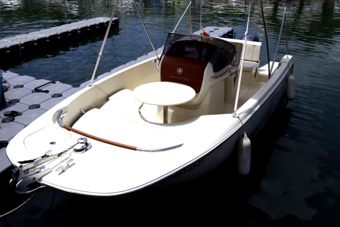 Full-day boat adventure from Cala d'Or