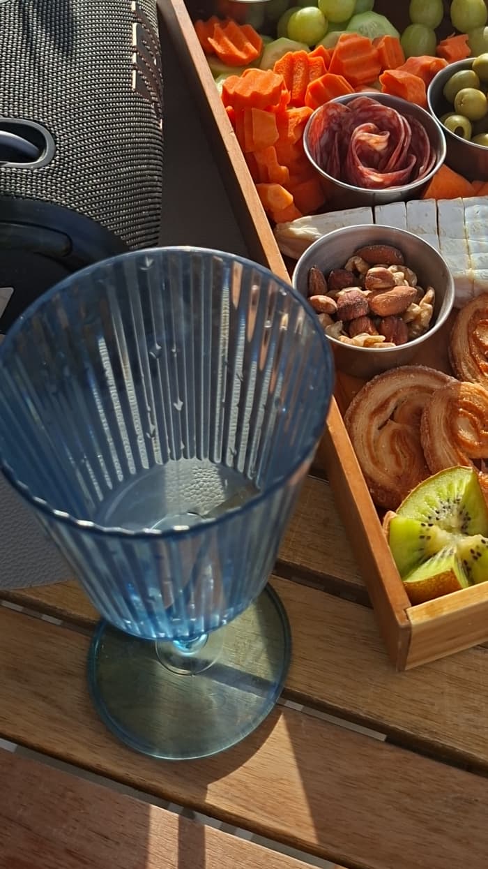 Minicruise op een luxe jacht, mediterrane gerechten met Spaanse tapas en wijn.