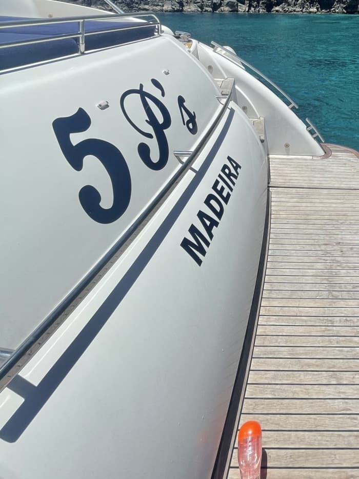 3 Stunden 30 Minuten, um Madeira mit dem Motorboot zu entdecken