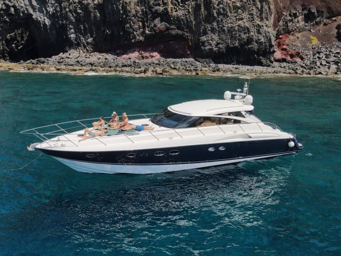 3 Stunden 30 Minuten, um Madeira mit dem Motorboot zu entdecken