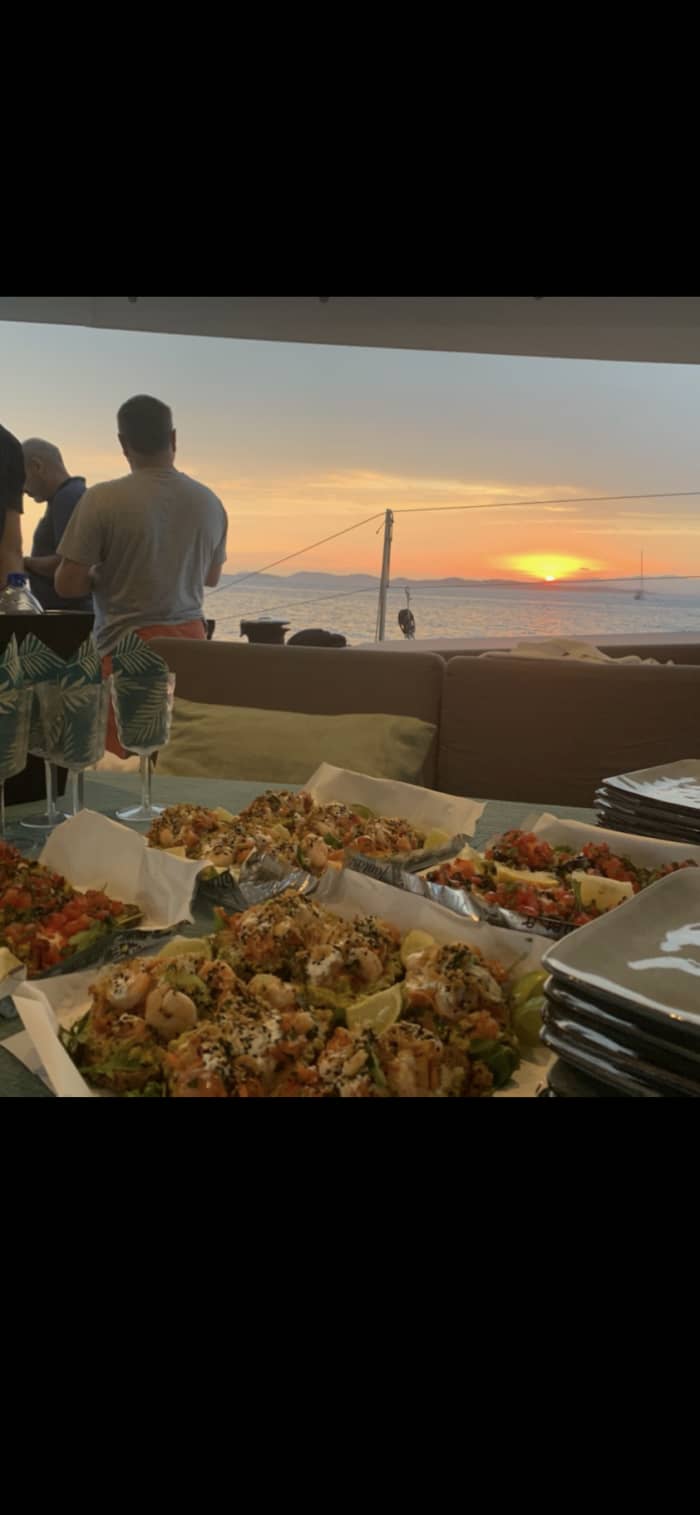 Admirez le feu d'artifice de Cannes depuis la mer, location de bateau privé