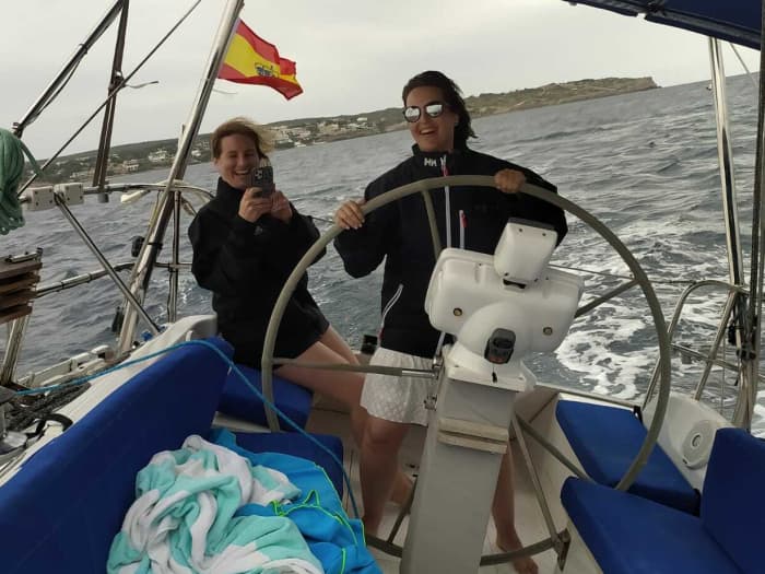 Spend 8h on the warm waters of Mallorca