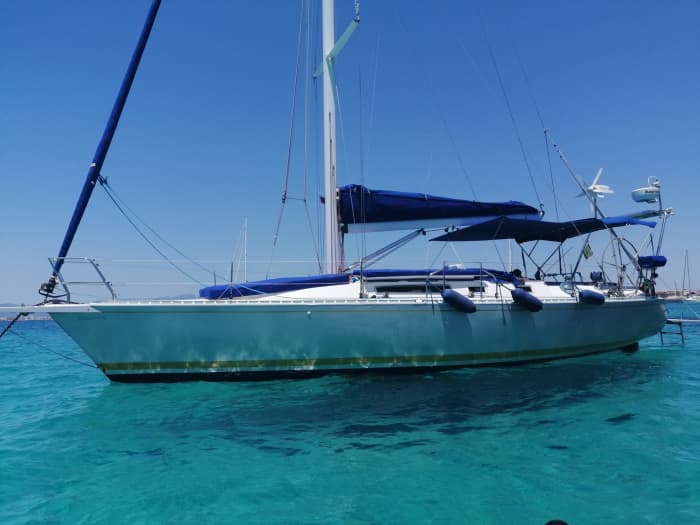 Spend 8h on the warm waters of Mallorca