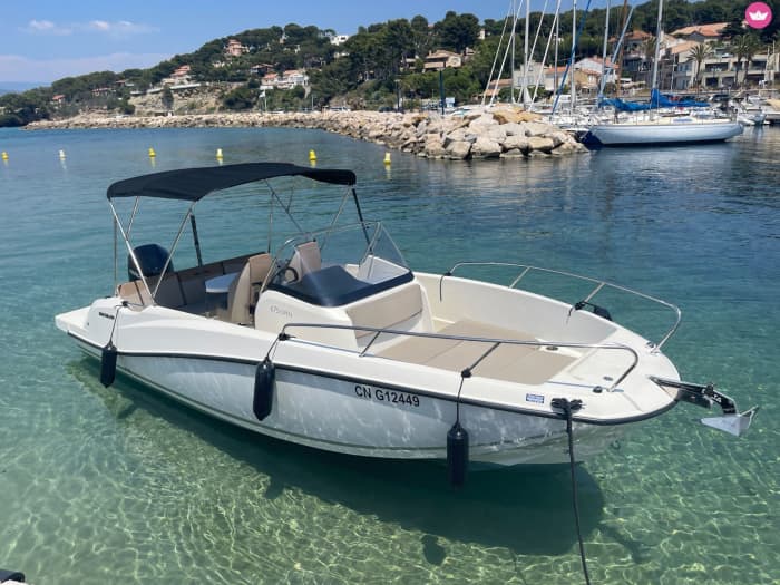 Sortie bateau 4h – Calanques et iles aux eaux turquoises