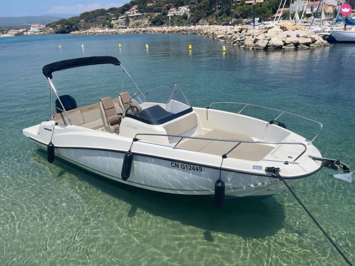 Sortie bateau 4h – Calanques et iles aux eaux turquoises