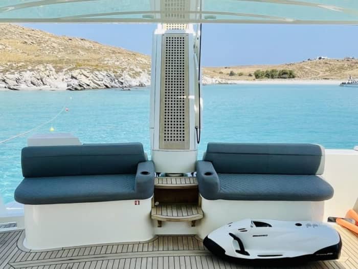 Croisière de luxe d'une journée en yacht de Mykonos à Délos, Rhénanie et la côte sud