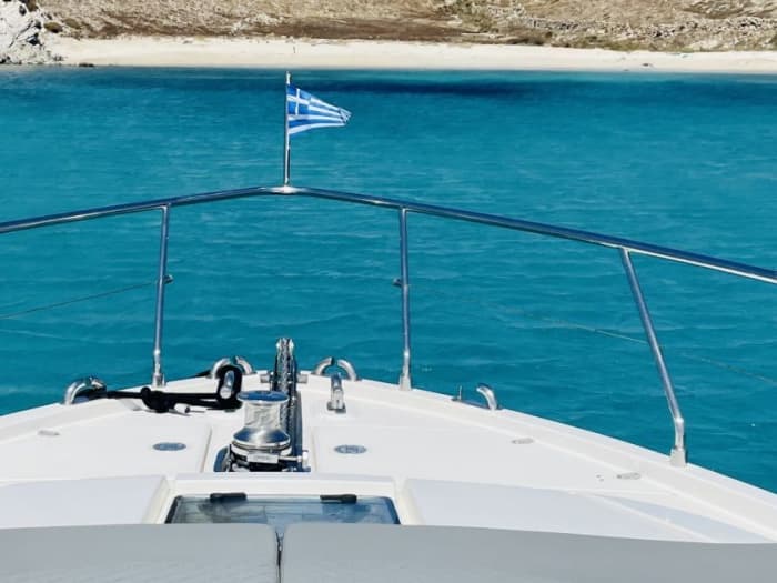 Croisière de luxe d'une journée en yacht de Mykonos à Délos, Rhénanie et la côte sud