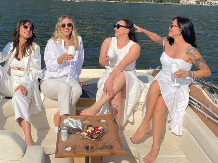 Lake Como in 2 Hours: Celebrities, Cinema & Scenic Beauty