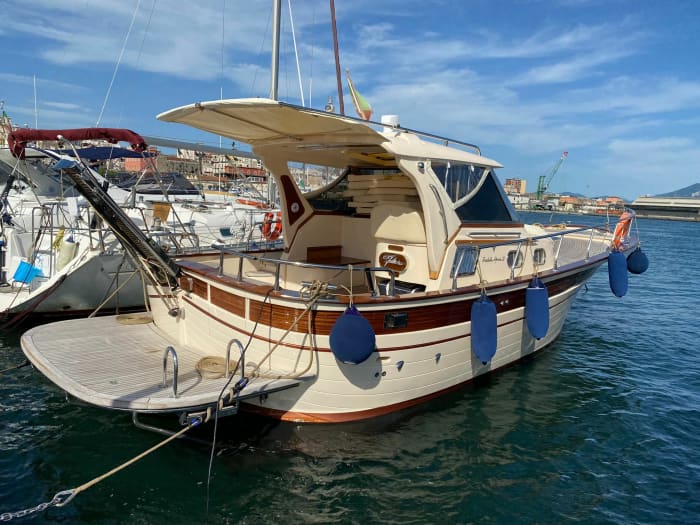 Capri bij nacht: zonsondergang, muziek en cocktails op zee