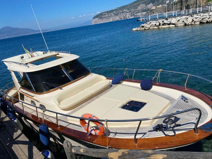 7-Hour Cruise: Discover the Amalfi and Sorrento Coasts and the Magic of Capri
