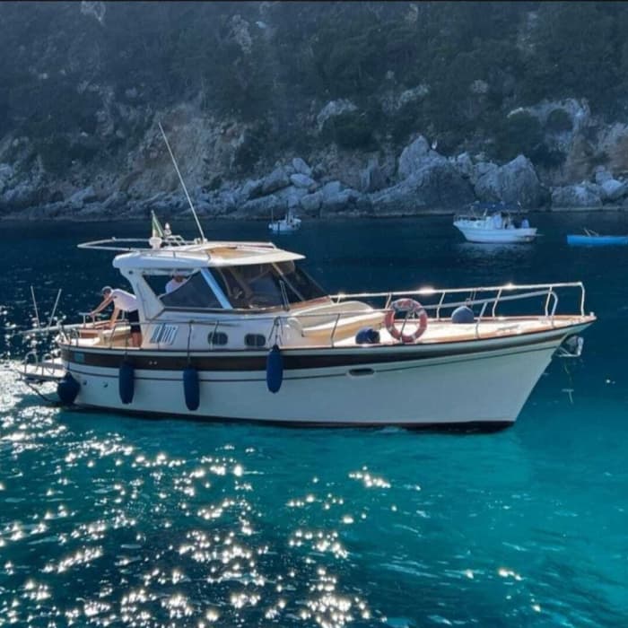 7-Hour Cruise: Discover the Amalfi and Sorrento Coasts and the Magic of Capri