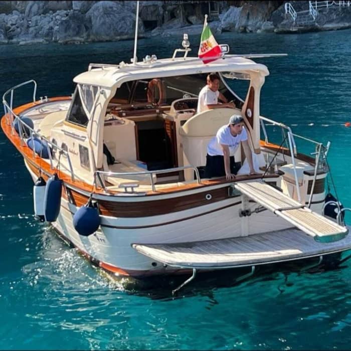 7-Hour Cruise: Discover the Amalfi and Sorrento Coasts and the Magic of Capri