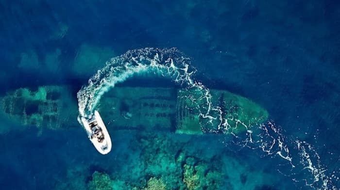 Découvrez les rivages de Porto-Vecchio : une excursion d'une journée complète à bord d'un bateau à moteur