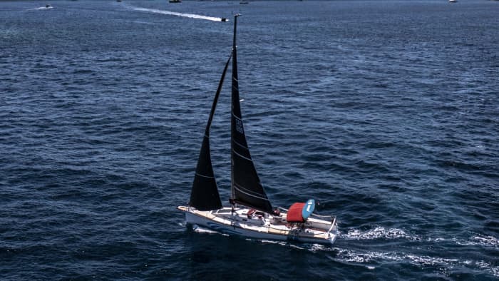 A perfect afternoon experience of sunset sailing - stop on the Pakleni Islands