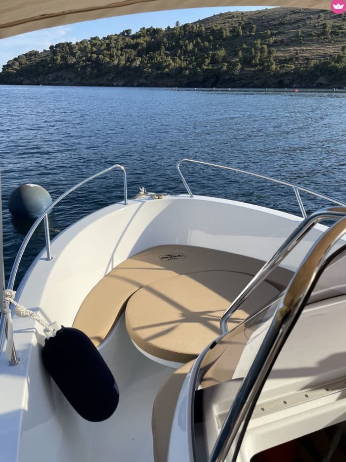 Een halve dag vol zee-, zon- en waterplezier in verborgen baaien aan de Costa Brava.
