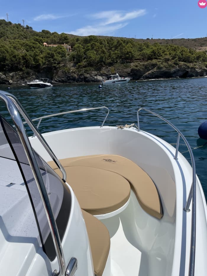 Een halve dag vol zee-, zon- en waterplezier in verborgen baaien aan de Costa Brava.