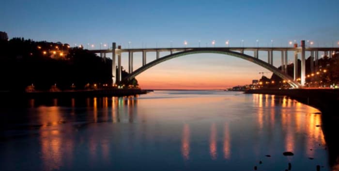 Golden Hour on the Douro – 3h Sunset River Cruise
