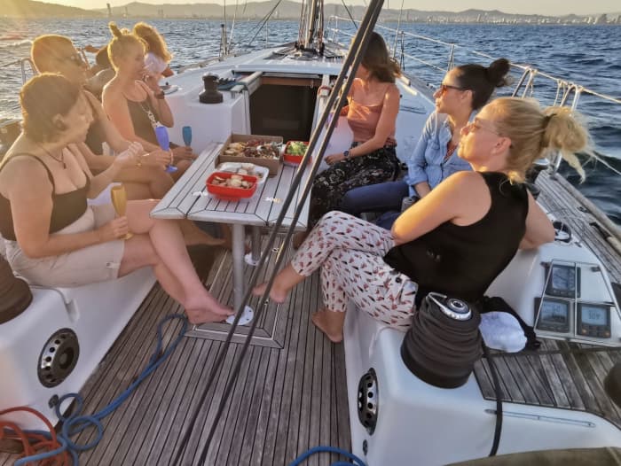 A magical sunset in Barcelona! Music, friends, and a glass of cava