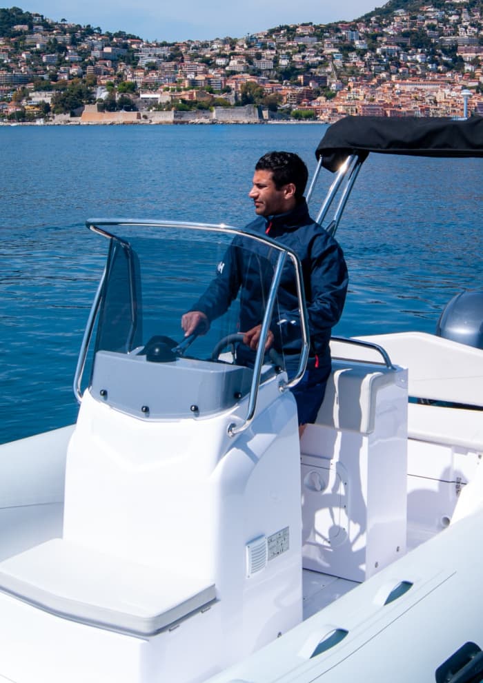 Geniet van een hele dag op een motorboot in Saint-Jean-Cap-Ferrat.