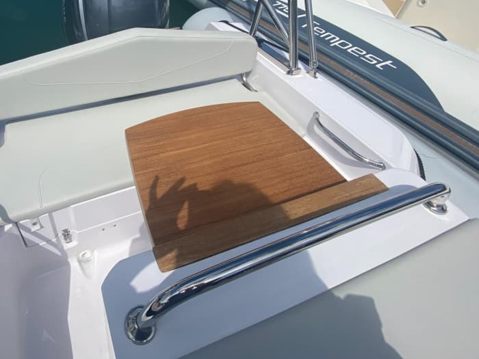 Geniet van een hele dag op een motorboot in Saint-Jean-Cap-Ferrat.