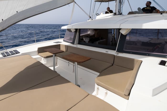 Desfrute de Marbella a bordo de um catamarã luxuoso com bebidas e lanches incluídos - 3 horas