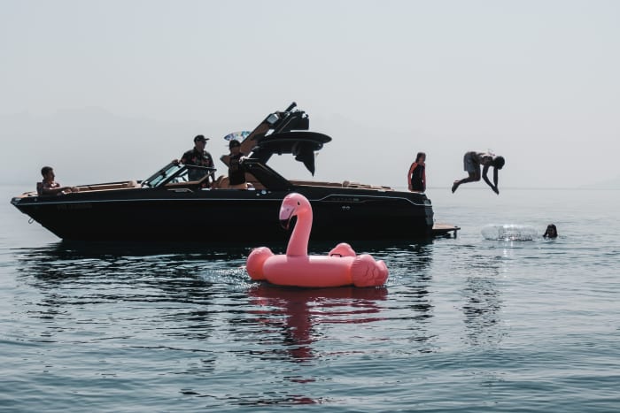 Verken Lausanne vanaf het water: een hele dag op het water aan boord van een motorboot.