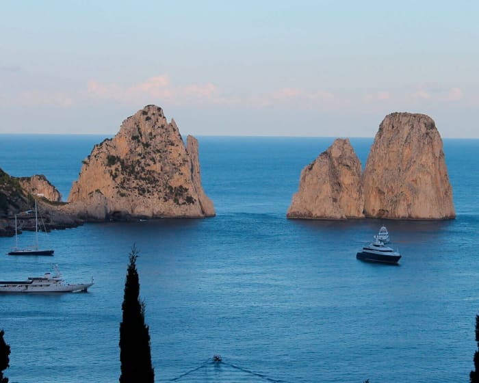 Entdecken Sie Sorrento: Ein sonniger Tag auf einem Motorboot
