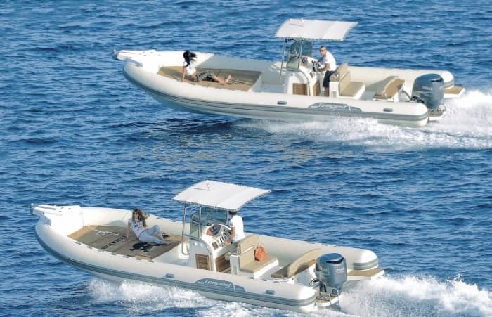 Ein halber Tag an Bord des geräumigen Maxi-Ribs in den Gewässern der Costa Smeralda