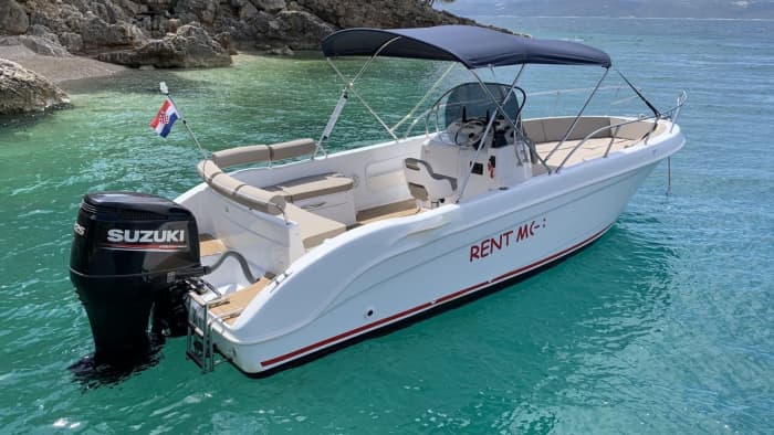 Your day in Omiš: Rent a motorboat for a full day of discovery