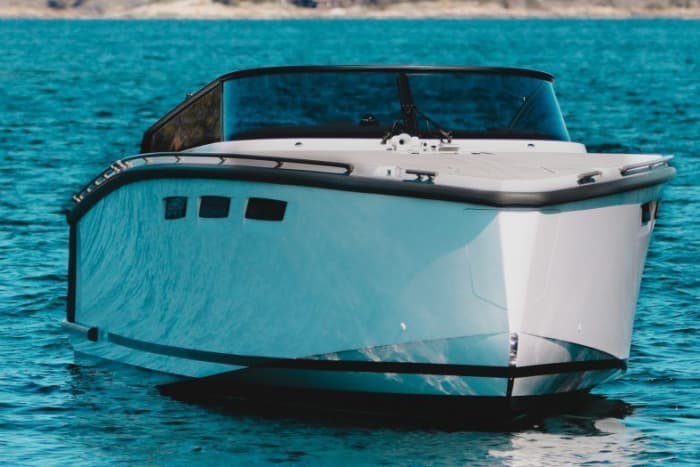 Your day in Goes: Rent a motorboat for 9h of discovery