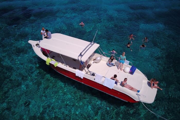 Hvar : visite privée de la grotte bleue et du hors-bord de Vis