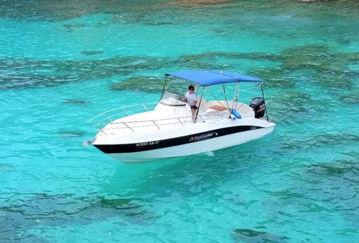 8 horas de sol e águas turquesas ao redor de Ciutadella de Menorca