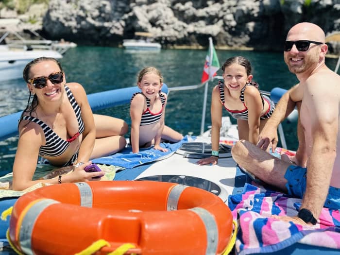 3 hours among caves and crystal-clear waters in Taormina