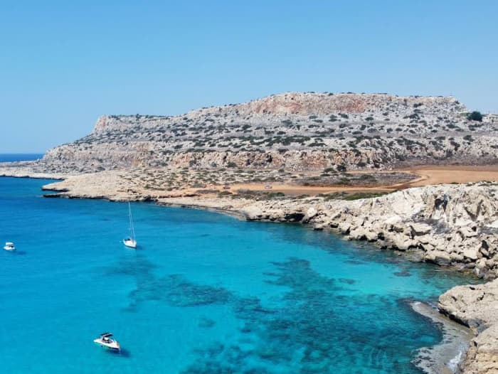Luxury Sea Ray Private Boat Trip to Blue Lagoon