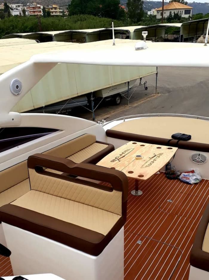 Votre bateau à moteur privé pour une journée autour de La Canée