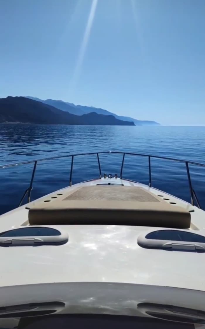 Votre bateau à moteur privé pour une journée autour de La Canée