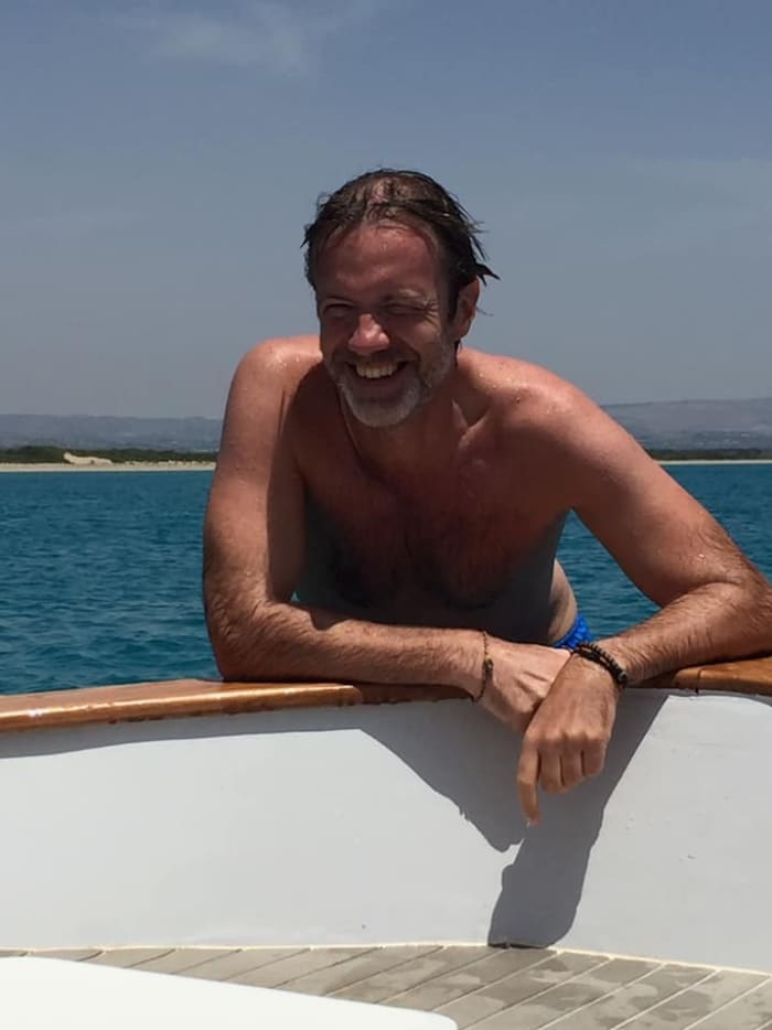 3h45 en Marzamemi: alquiler de barco de medio día en este Gozzo Gozzo