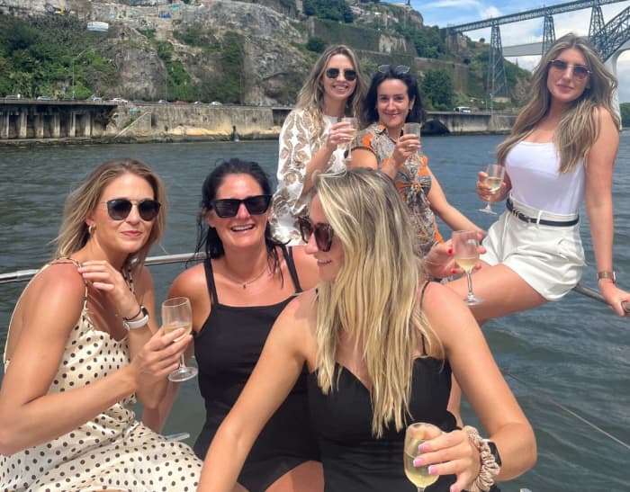 2-stündige Douro-Flusskreuzfahrt mit Wein, Aussicht und Brücken