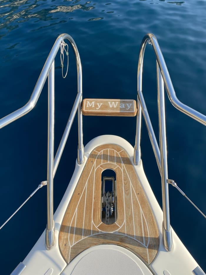 Discover Sorrento on a full-day trip on a motorboat