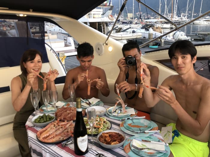 Discover Sorrento on a full-day trip on a motorboat