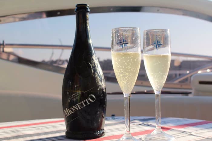 Discover Sorrento on a full-day trip on a motorboat
