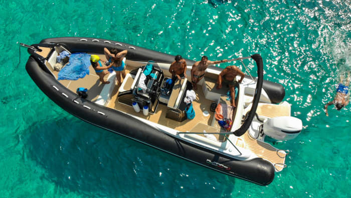 Un día en las Islas Egadi en bote auxiliar.