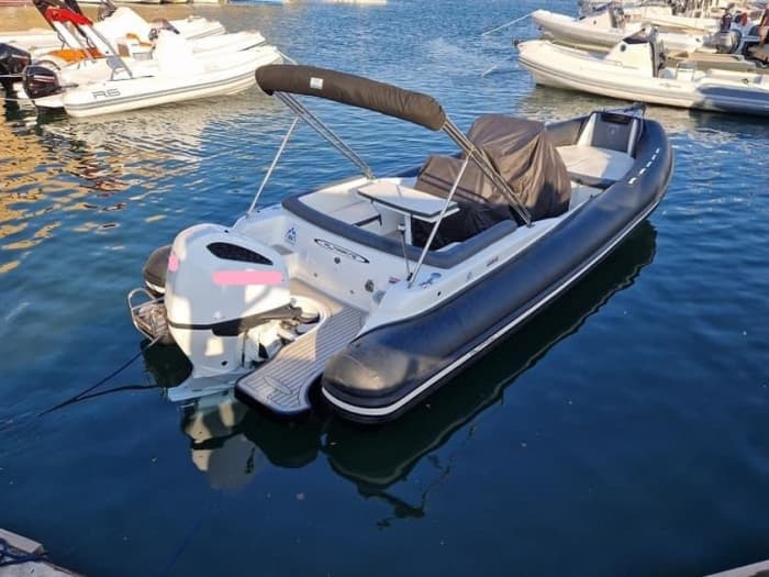 Un día en las Islas Egadi en bote auxiliar.